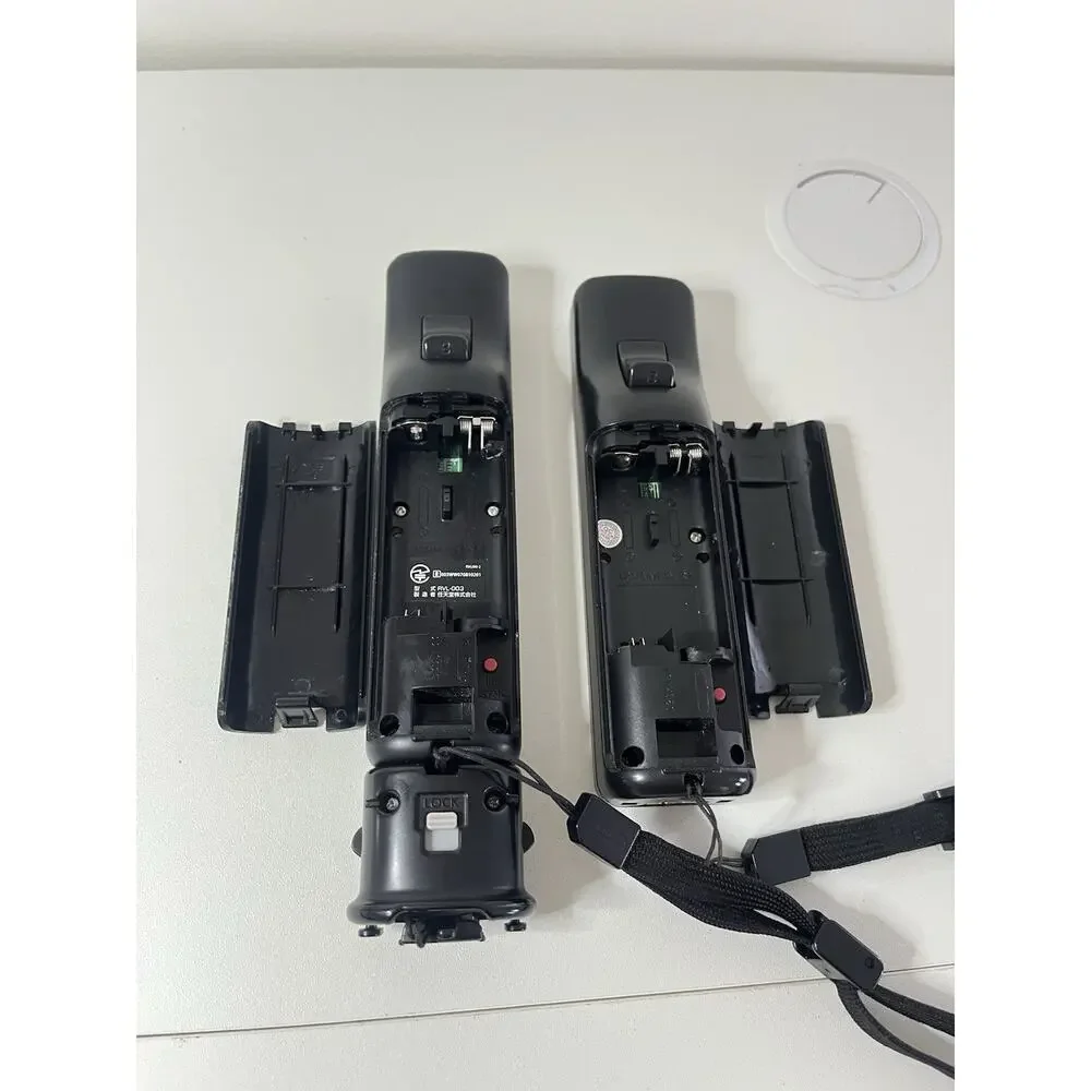 Nintendo Wii / Wii U Remote MotionPlus 2 In 1 Controller Black Lot Of 2 (1 OEM)